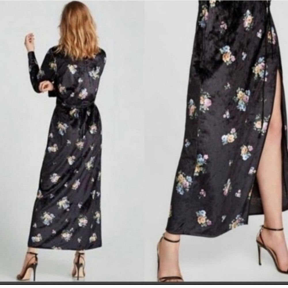 Zara Floral Velvet Kimono in Black